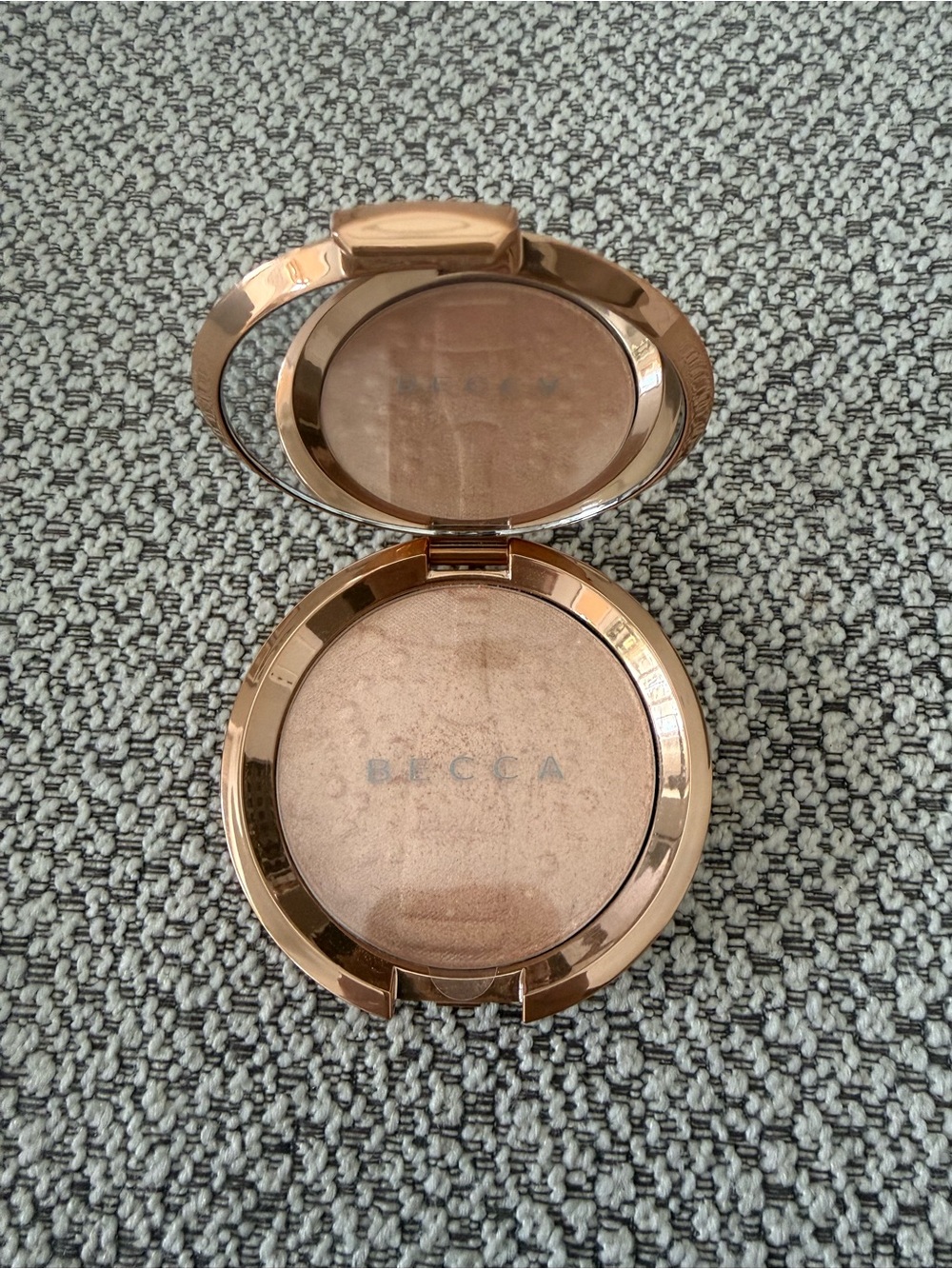 BECCA x Jaclyn Hill Champagne Pop Highlighter